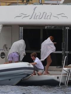 Lindsay Lohan feet photo thumbnail