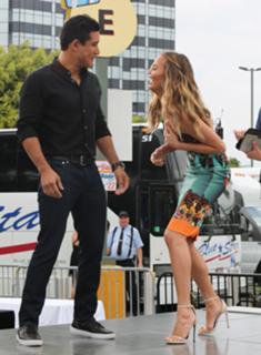 Chrissy Teigen feet photo thumbnail