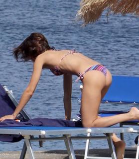 Anna Safroncik feet photo thumbnail