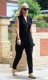 Denise Van Outen feet photo thumbnail