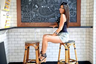 Claudia Romani feet photo thumbnail