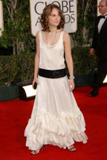 Natalie Portman feet photo thumbnail