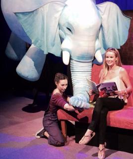 Amanda Holden feet photo thumbnail