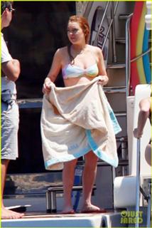 Lindsay Lohan feet photo thumbnail