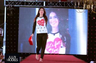 Zaira Nara feet photo thumbnail