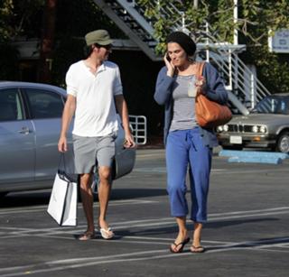 Molly Sims feet photo thumbnail