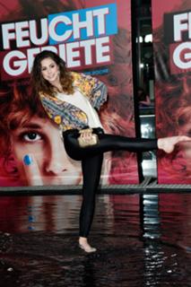 Lena Meyer-Landrut feet photo thumbnail