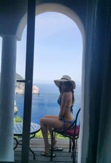 Xenia Tchoumitcheva feet photo thumbnail