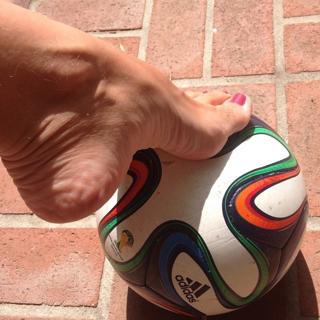 Franciely Freduzeski feet photo thumbnail