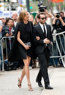 Karlie Kloss feet photo thumbnail