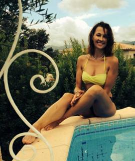 Anna Popek feet photo thumbnail
