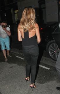Amanda Holden feet photo thumbnail