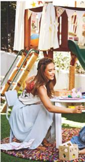 Jessica Alba feet photo thumbnail