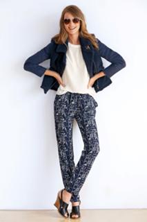 Behati Prinsloo feet photo thumbnail