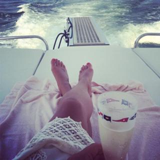 Lea Michele feet photo thumbnail