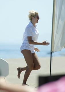 Pixie Lott feet photo thumbnail