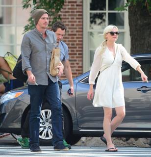Kirsten Dunst feet photo thumbnail