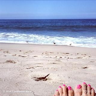 Constance Marie feet photo thumbnail