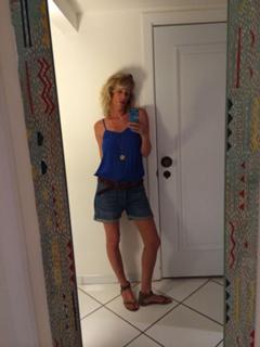 Alessia Marcuzzi feet photo thumbnail
