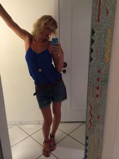 Alessia Marcuzzi feet photo thumbnail
