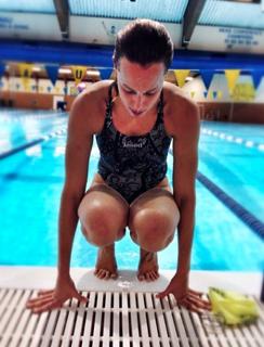 Federica Pellegrini feet photo thumbnail