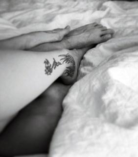 Federica Pellegrini feet photo thumbnail