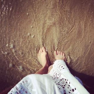 Adriane Galisteu feet photo thumbnail
