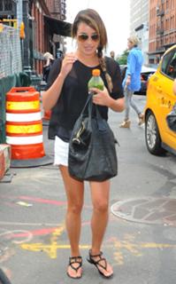 Lea Michele feet photo thumbnail