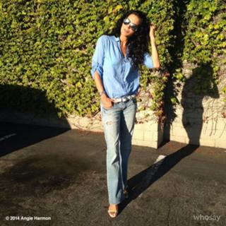 Angie Harmon feet photo thumbnail