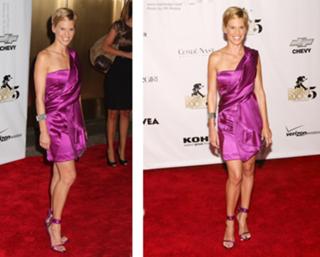 Hilary Swank feet photo thumbnail