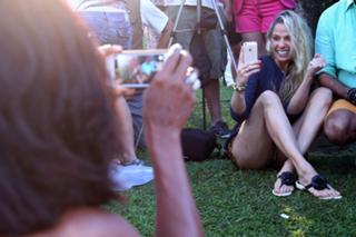 Adriane Galisteu feet photo thumbnail