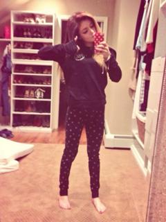 Chrissy Costanza feet photo 4