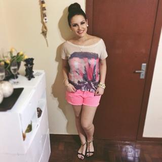 Kéfera Buchmann feet photo thumbnail