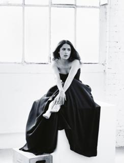 Salma Hayek feet photo thumbnail