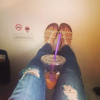 Lucy Hale feet photo thumbnail