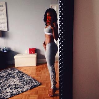 Angela Simmons feet photo thumbnail