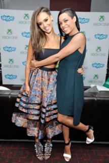 Jessica Alba feet photo thumbnail