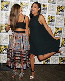 Jessica Alba feet photo thumbnail