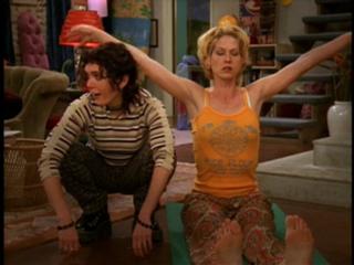 Jenna Elfman feet photo thumbnail