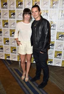 Evangeline Lilly feet photo thumbnail