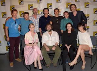 Evangeline Lilly feet photo thumbnail