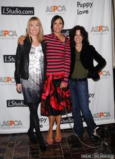 Famke Janssen feet photo thumbnail