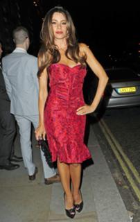 Sofía Vergara feet photo thumbnail