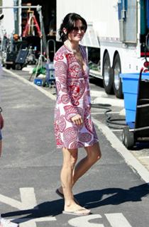 Courteney Cox feet photo thumbnail