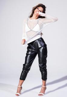 Nicole Scherzinger feet photo thumbnail