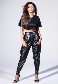 Nicole Scherzinger feet photo thumbnail