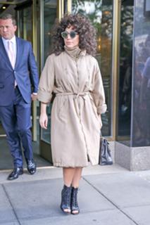 Lady Gaga feet photo thumbnail