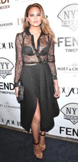 Chrissy Teigen feet photo thumbnail