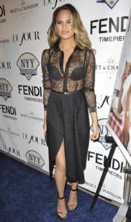 Chrissy Teigen feet photo thumbnail