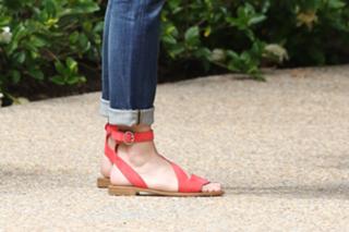 Reese Witherspoon feet photo thumbnail